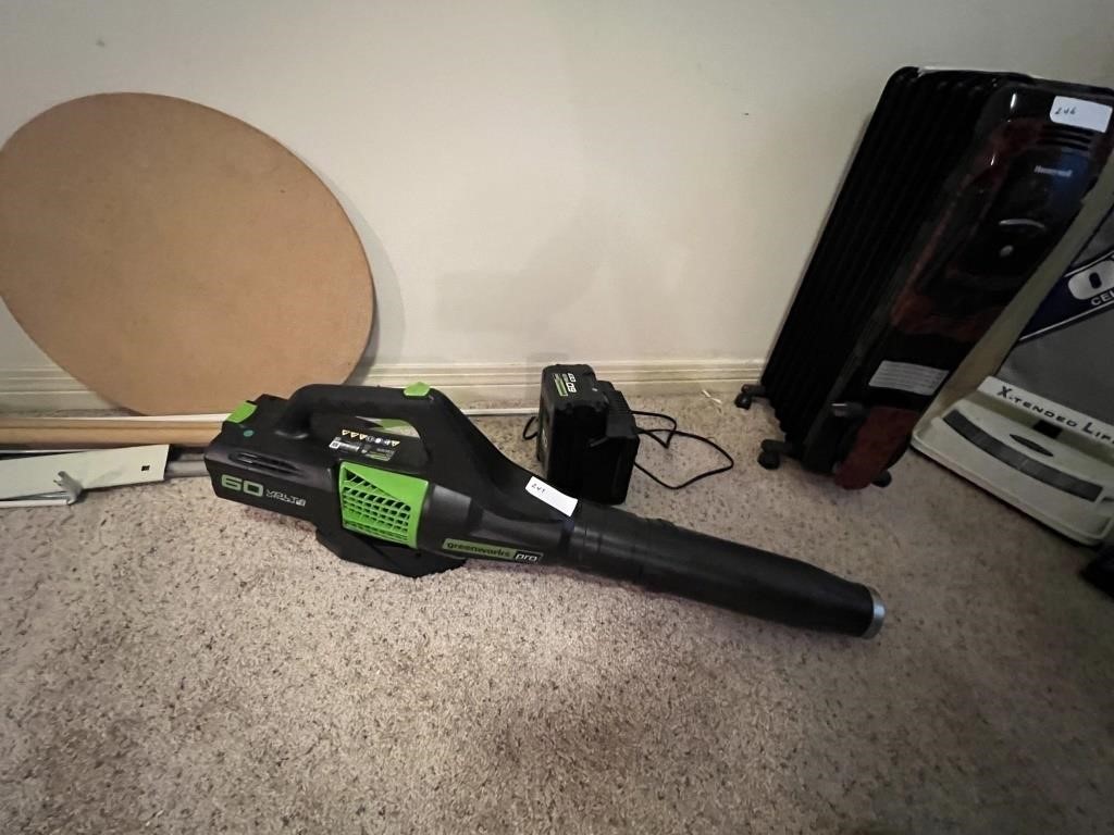 GREEN WORKS CORDLESS BLOWER WITH CHARGER