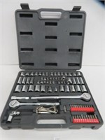 PERFORMANCE TOOL 82 PC SOCKET SET IN CASE