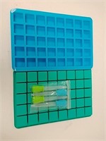 New 2 silicone square trays with 4 large