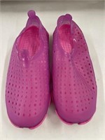 SIZE 3 KID’S WATER SLIPPERS (NO BOX)