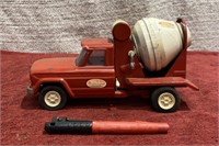 Vintage Tonka Cement Truck w/spinning tumbler