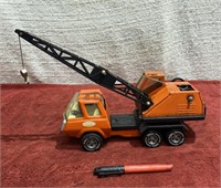 Vintage Tonka Crane w/wind-up crank