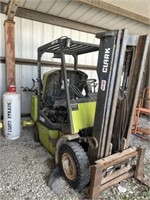 FORKLIFT, CLARK, MDL CGP25, SN P365L-0282-9398FB,