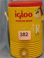 5 gallon plastic Igloo water cooler with spigot