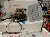 Singer sewing machine-Model 7422