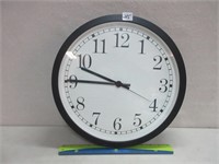 BATTERY OPERATED WALL CLOCK