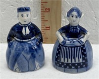 Dutch couple Delft Blue Salt & Pepper Shakers
