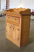 Cabinet Approx 14-1/2"x34"x38"