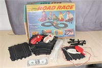 Eldon Deluxe Road Race 1/32 Slot Car Set 2 Cars