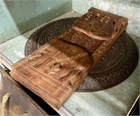 CARVED WOODEN BOOK STAND - TOP