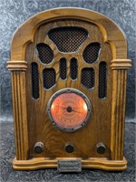 Retro Crosley Radio, Powers On