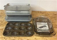 Glass and Aluminum Baking Pans