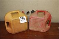 2-5 gallon gas cans