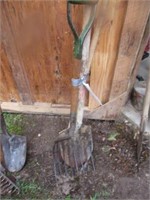 Round shovel, manure fork