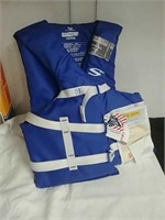 New Stearns adult Universal life vest
