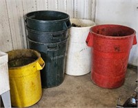 6 garbage cans - round, plastic - large/medium/sm