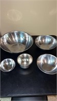 Nesting  stainless steel bowls  table not