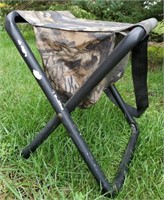 Camo Hunting Travel Seat with Pocket