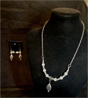 Silver Tone Cut-Out Necklace & Earring Set