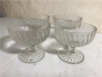 Lot of 4 Vintage Glass Custard / Dessert Cups