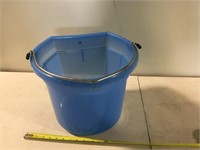 20 QT Flat Back Bucket - NEW