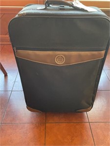 Compass suitcase on wheels