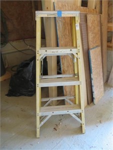 werner 4' fiberglass step ladder