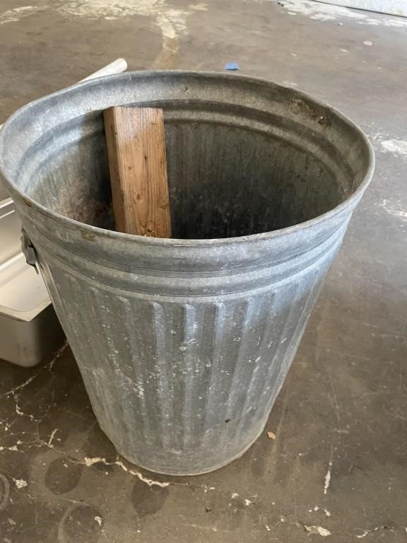 Trash can