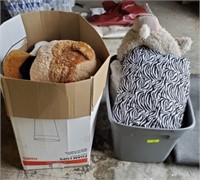 2 BOXES OF MISC STUFFED ANIMALS, MISC MATERIAL
