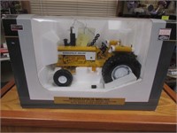 minneapolis moline G1355 diecast toy tractor w/box