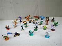 SKYLANDERS ACTIVISION FIGURES