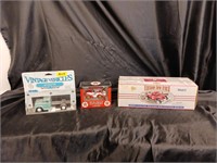 COLLECTIBLE DIE-CAST TOY VEHICLES LOT / 3