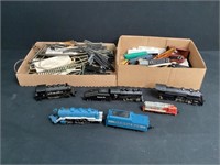 HO Train Engines,Cars & Tracks