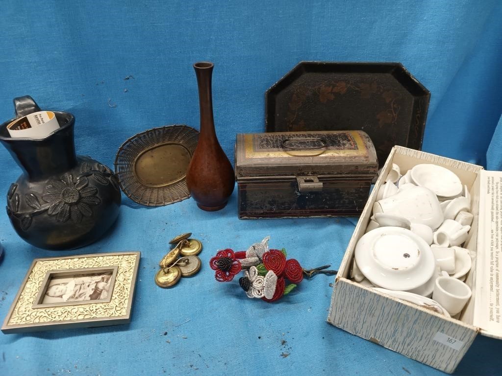 Jeep, Scales, Decoys, Country Coffee grinder, Watches