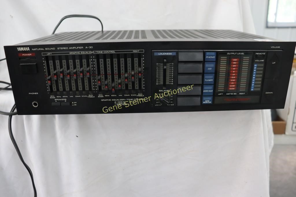 Yamaha Stereo Amplifier