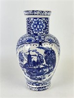 T. Delft Blue Vase