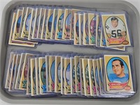 ASSORTMENT OF 1970 TOPPS FOOTBALL CARDS