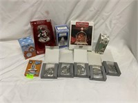 11pc Christmas Items; 8 Christmas Ornaments, Santa