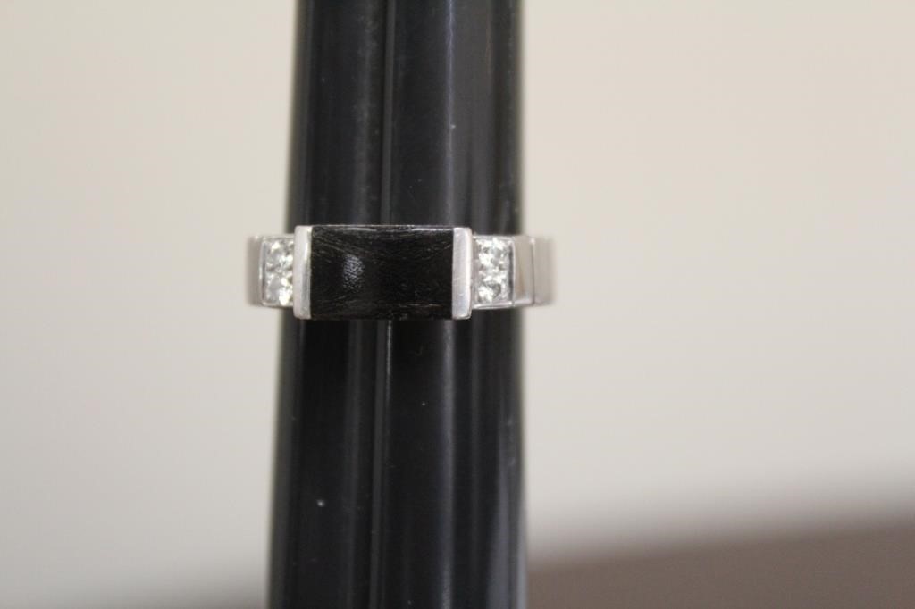 A Very Nice 18K White Gold and Onyx Ring