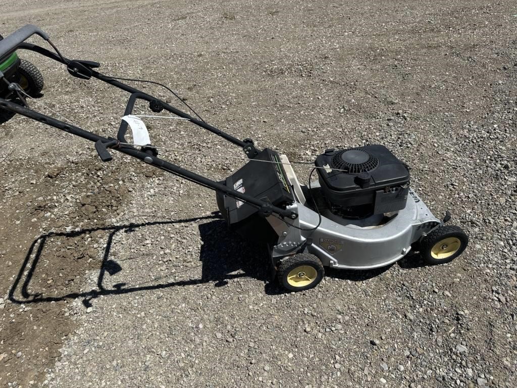 John Deere 21" Self Propelled Lawn Mower