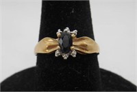 VINTAGE 10KT YELLOW GOLD RING WITH OVAL SAPPHIRE