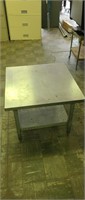 STAINLESS STEEL RESTURANT EQUIPMENT TABLE