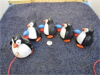 PENGUIN PULL TOY