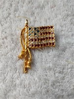 Rafaelian Goldtone American Flag  Pin