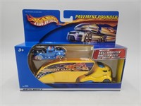 Hot Wheels Pavement Pounders Car with Hauler 1