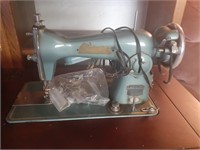 Super De Luxe Precision Sewing Machine