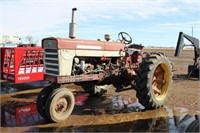 1961 IH 560 Tractor #39139