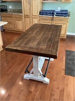 Valebeck Counter Height Table