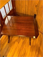 Vintage coffee table w/drop leaf on side 4.5'L