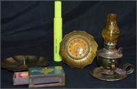 SELECTION OF 4 BRASS ITEMS - CANDLEHOLDER,
